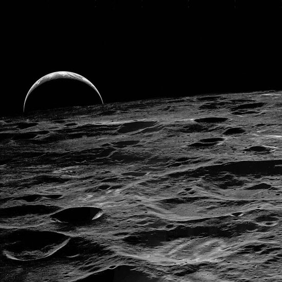 Apollo Remastered -- Earthrise in B&W